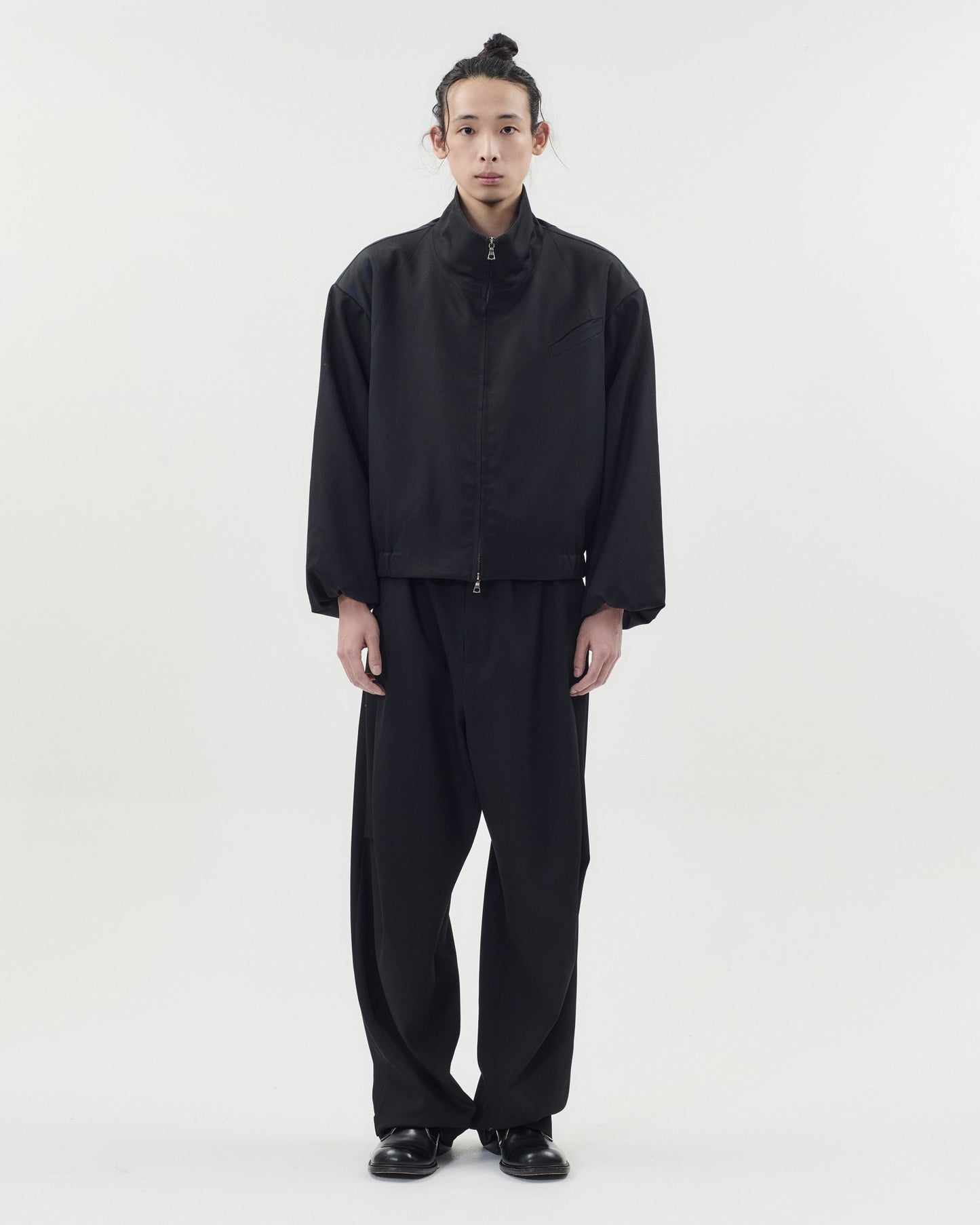 TAOSCHIR F01A-P01200 Wide Tuck Pants Black front