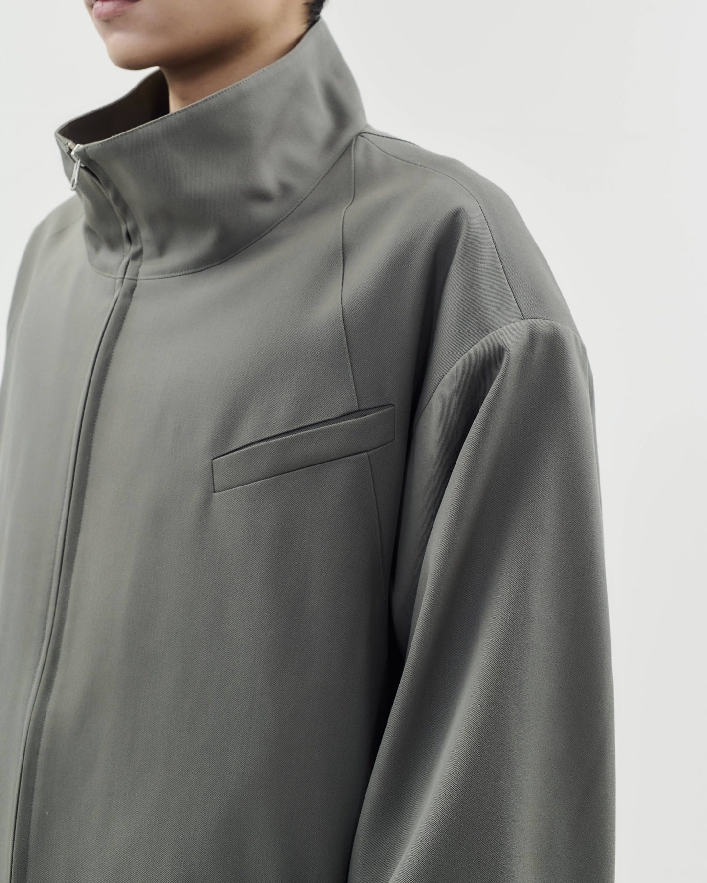 TAOSCHIR F01A-J02201 Raglan Zip Blouson Greige Green detail 2